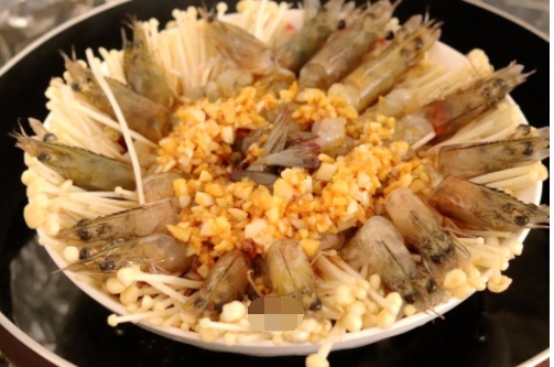 金针菇和这食材搭配是绝配,蒸一蒸5分钟出锅,鲜香无比又超好看