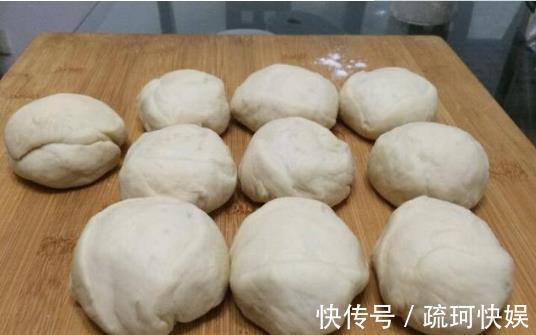 大面饼|烙饼时，谨记3个小技巧，烙出来的饼又香又软，个个起层鼓大泡