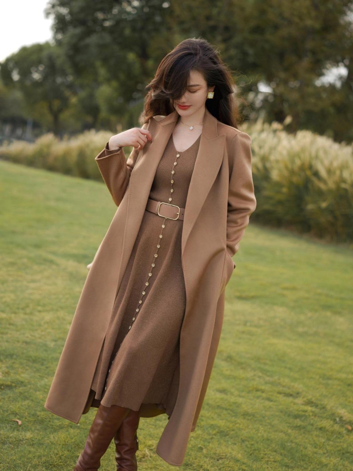 造型|冬日优雅感搭配的天花板,不能错过的针织连衣裙,大气感满分!