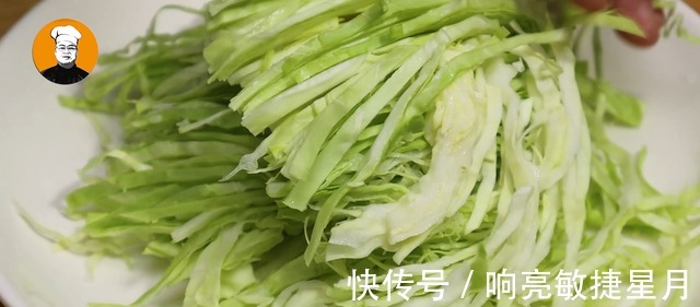 卷心菜炒粉丝怎么炒才好吃大厨教你饭店做法，爽滑不粘锅！