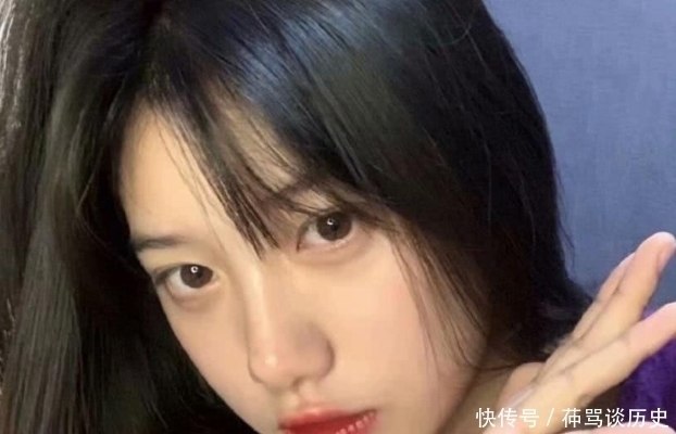 满面|青春期女生总是“油光满面”？坚持3习惯，和“大油脸”说拜拜！