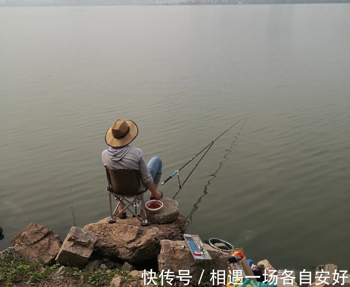 用袖钩钓鱼总跑鱼不了解袖钩的用途,鱼口再好也难入篓