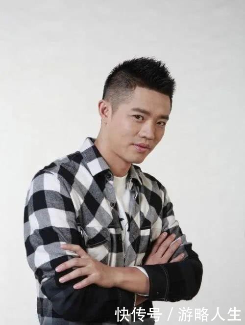  关系|终于瞒不住了！凤凰传奇二人关系曝光！原来我们被骗了这么久！