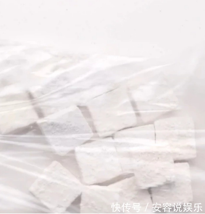 豆腐不用煮，不用放肉，味道香浓，豆腐入味，看着就想吃