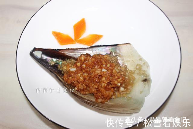 没回娘家,没回婆婆家,和女儿两个人,在异乡的一顿年夜饭,心酸