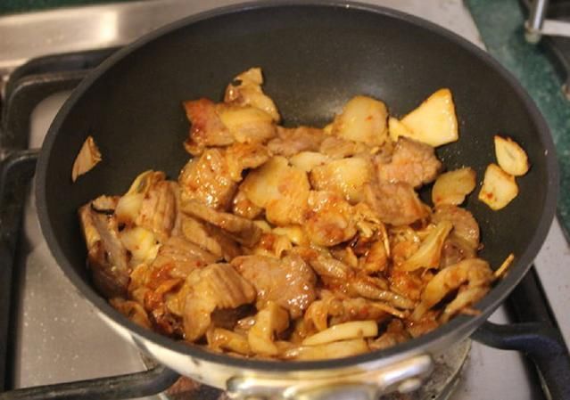 五花肉这样做香死了，比炖肉过瘾，比红烧肉下饭，做法太简单了！