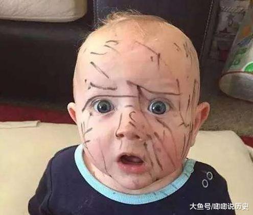 动人|女子在眼皮画出黑天鹅,当她眨眼睛的时候,美丽动人