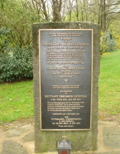 伦菲尔德|德国上尉奉命与美军展开血战,二战结束后,敌人却自发前来缅怀他