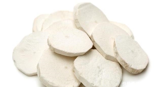 菊花茶|枸杞加“一物”泡水,连喝3天,或许肾补满了,肝也变“干净”