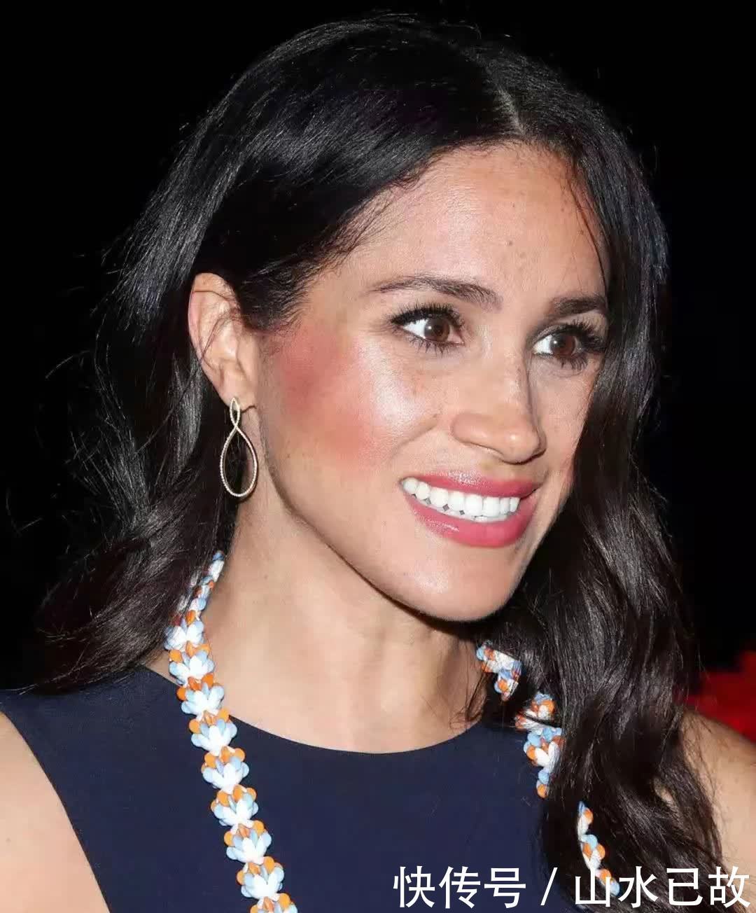 39岁凯特时尚地位攀升，戴廉价珍珠照样美得动人，梅根哪有这气质