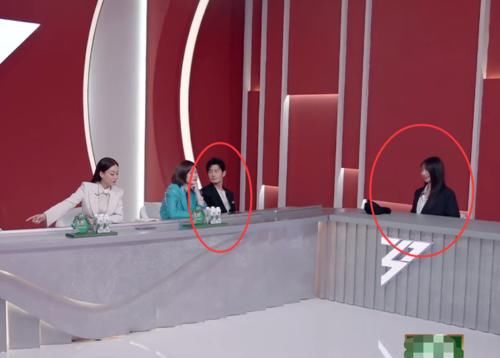 李菲儿跳完舞接受点评，前任黄晓明刻意避远，观众们紧盯女方反应！