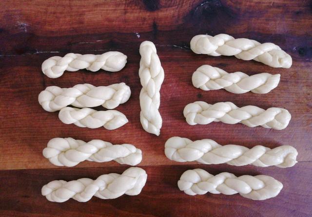 麻花|想吃麻花不用买,自己在家也能做,外酥里软,满满的儿时味道