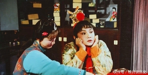 贾宝玉瞒着林黛玉,做了一件对不起她的事情,被晴雯当众说出来