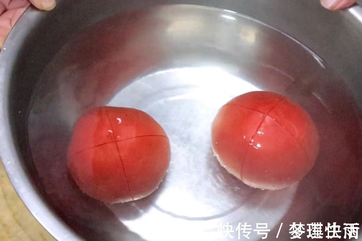 西红柿炒鸡蛋怎么做？很多人第一步就错了，大厨教你正确做法