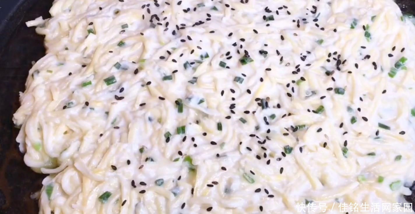 淀粉|土豆这样做,焦香美味,夏天早上做一个,太好吃了