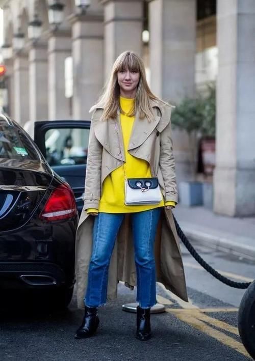 春天风衣里面穿什么才时尚？推荐这3种“内搭”，减龄百搭又耐看