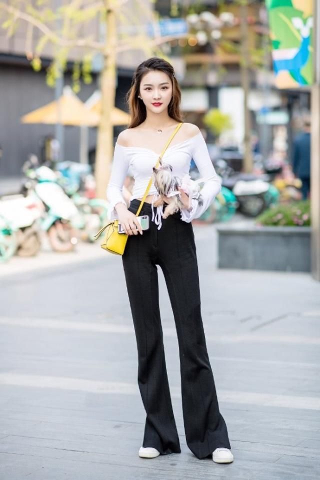 简约风格装扮你自然的美感，阔腿裤秀出高端立体的气质感