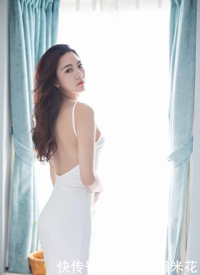 气质高雅|有一种性感叫裸背,气质高雅的小姐姐,散发着迷人的女人味