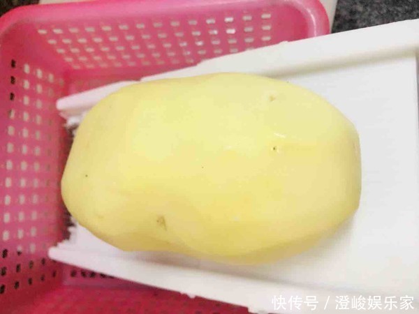 炒土豆丝,有人焯水有人直接炒全错了,这才是土豆丝正确的做法