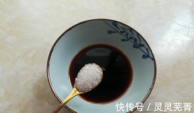 做卤菜时，牢记“1分2煮3泡”，鲜香入味，家人吃得很满足！