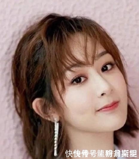 女人头发别瞎剪，今秋选这3款“发型”就对了，时髦显脸小