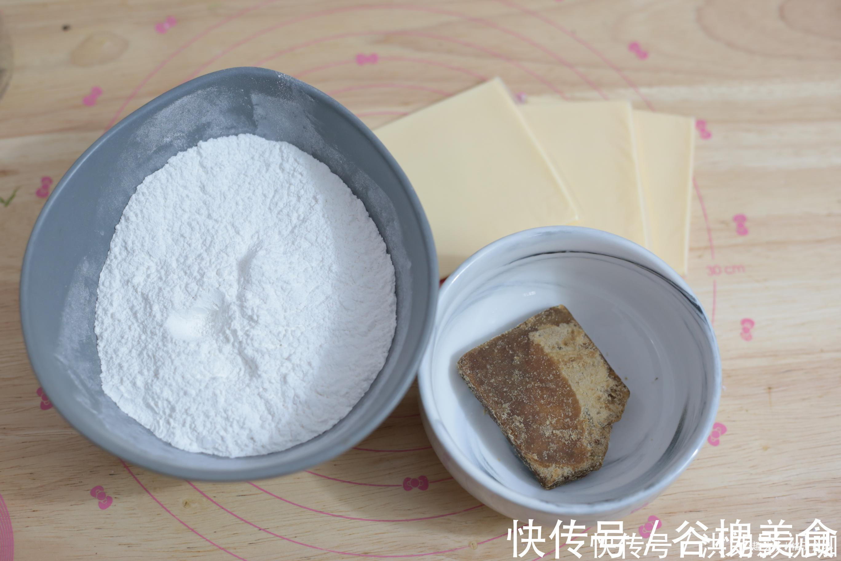 糯米粉最好吃的做法，香甜软糯，咬一口还会爆浆，越吃越过瘾，赞