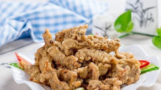 教你做美味的炸酥肉，方法简单，看一遍就能学会，大人小孩都爱吃