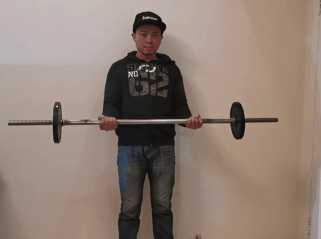 肱二头肌|美国肌肉帅哥身高2米，杠铃深蹲180公斤，4个动作提升手臂围度