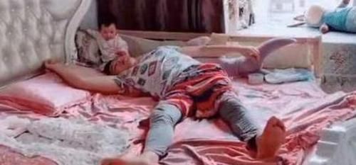 宝妈|宝爸带娃时睡着,醒来后找不到孩子的反应绝了,一看就是亲生的