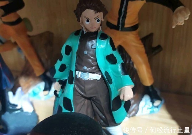 我们的生活|地摊购买的10元动漫手办,实用性一点不比千元差,看到佐助我笑了