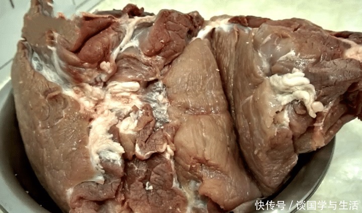 入冬|入冬后,教你在家做香肠,香味十足零添加,储存半年都不坏