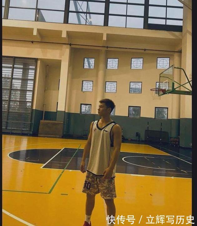 体育运动|14岁男孩身高突破178,儿科医生,4物是身高增长剂,建议多吃