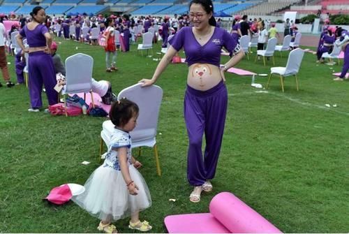 女儿|女儿为什么更喜欢爸爸?别怪小棉袄透风,全因和爸爸在一起更自由