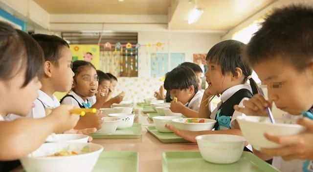 一生|孩子一生有三个“猛长期”,身体发出这些信号时,说明要长个了