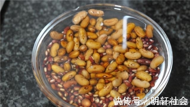 家娃|早餐吃它,胜过10个肉包子!一拌一煎就上桌,焦香好消化!