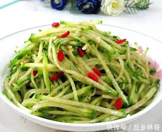 冬天要多吃萝卜,教你一个百吃不厌的做法,口感爽脆,开胃又下饭