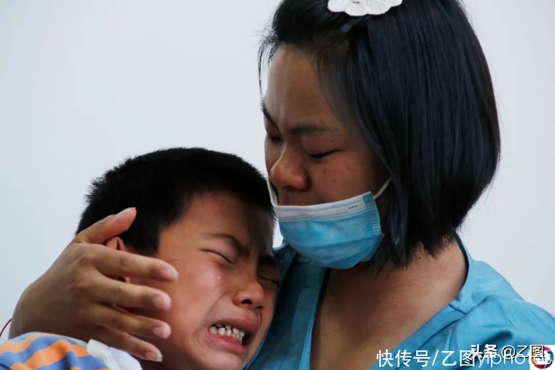 治疗|漂亮妈妈怀孕7个月乘坐公交,路上颠簸引发悲剧:幸福被我毁了