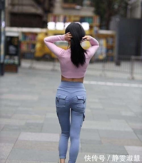 在职场 打底裤不用什么花哨,也可日常休闲,形成一道美丽的风景线