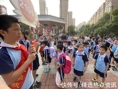 校园|长沙市雨花区设立暖心“护学岗”为爱撑起生命保护伞