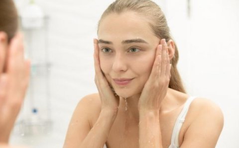 皮肤|4种错误的洗脸方式,怪不得你越来越显老!