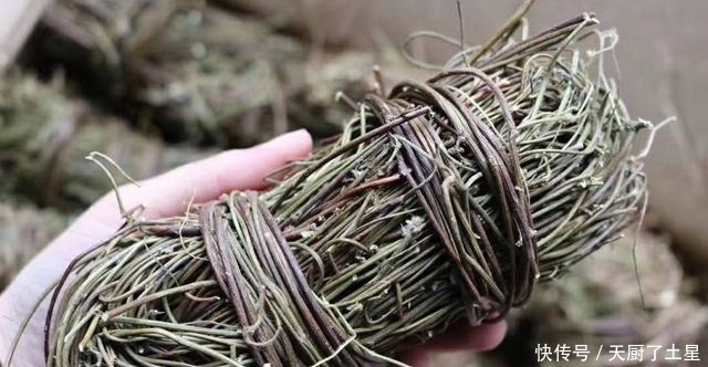 排骨|分享4道廣東人都愛煲的“雞骨草”老火靚湯,清熱祛濕又養肝!