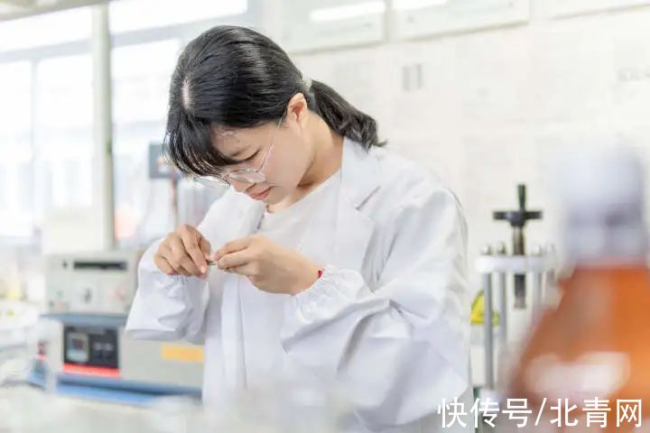 电子专业|电子专业9门满分、49次满绩，保研清华！杭州学霸“补姐”霸气上热搜！网友：满级人类啊