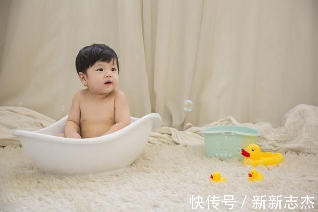 宝宝|夏天给宝宝洗澡有讲究,这5点要注意,正确洗澡顺序要牢记