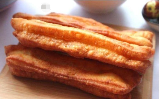  学会这样炸油条，你就可以开店了，外酥里嫩，太好吃