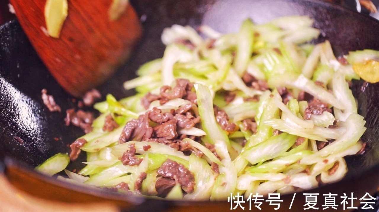 美味|在家做西芹炒牛肉，简单好吃，美味营养
