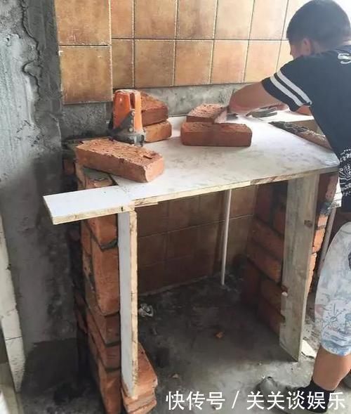 阳台|花500块在阳台上砌了个洗衣池，靓得一塌糊涂，又要被邻居模仿了