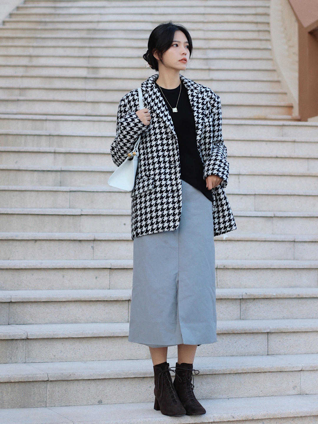 大长腿 格纹外套是今年冬季最飒单品,穿到明年也不过时,快来试试吧