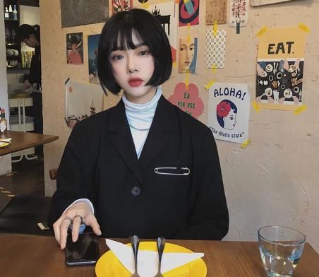 长发曾经后进了！短发才是今年年“前卫掌管”发型，气质又减龄