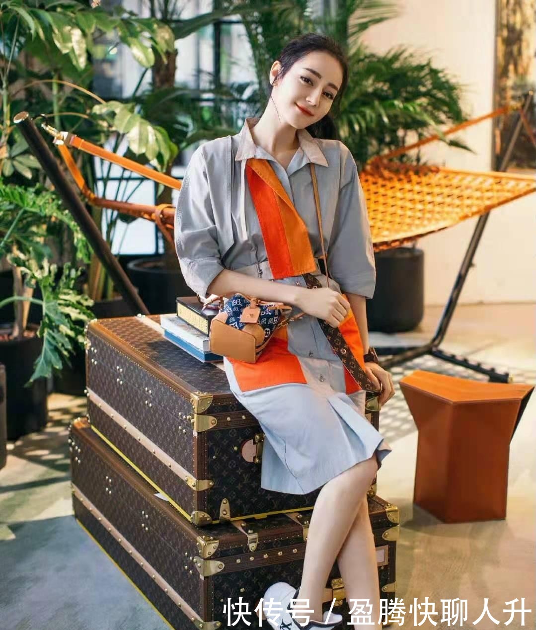 女人过了四十岁,这三类颜色不要再乱穿了,廉价还没档次