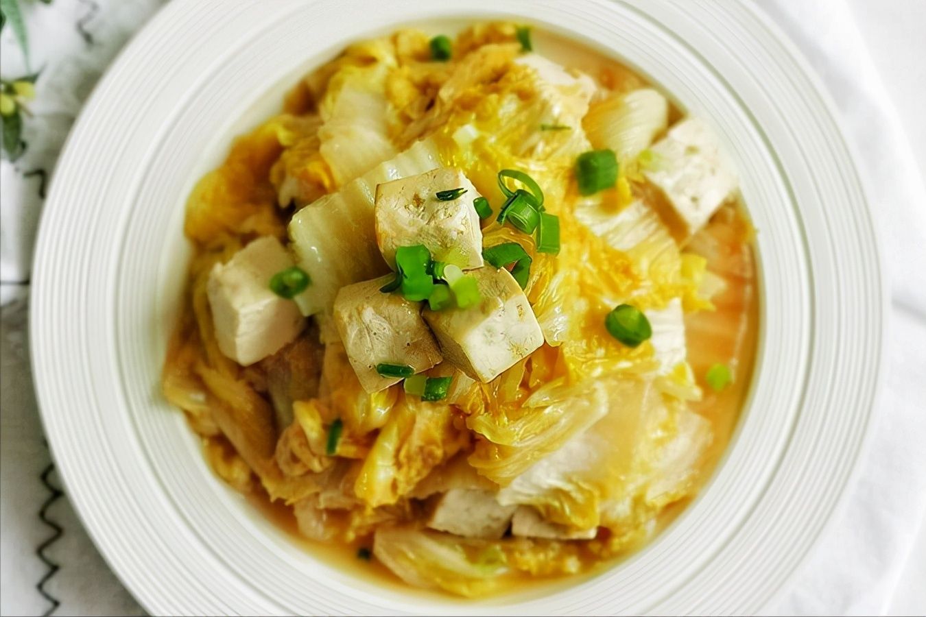 白菜炖豆腐，先放豆腐还是白菜？学会正确做法，比饭店的还鲜美